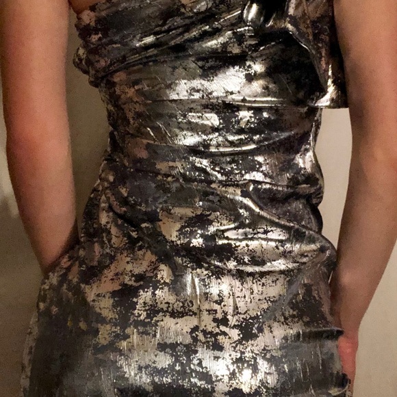 Dress - Picture 3 of 3